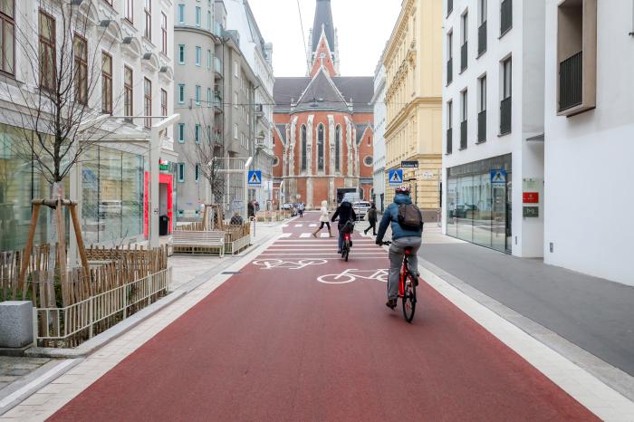 Bécs holland mintára bővíti a kerékpárutakat